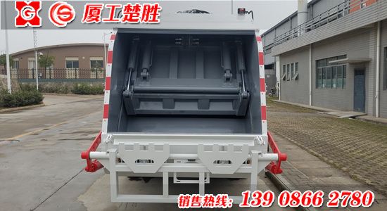 多利卡玉柴發(fā)動機(jī)6方壓縮式垃圾車