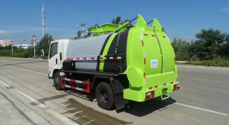 國六江鈴4.5方餐廚垃圾車