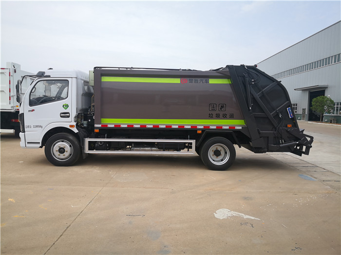 改進(jìn)9方壓縮式垃圾車(chē)