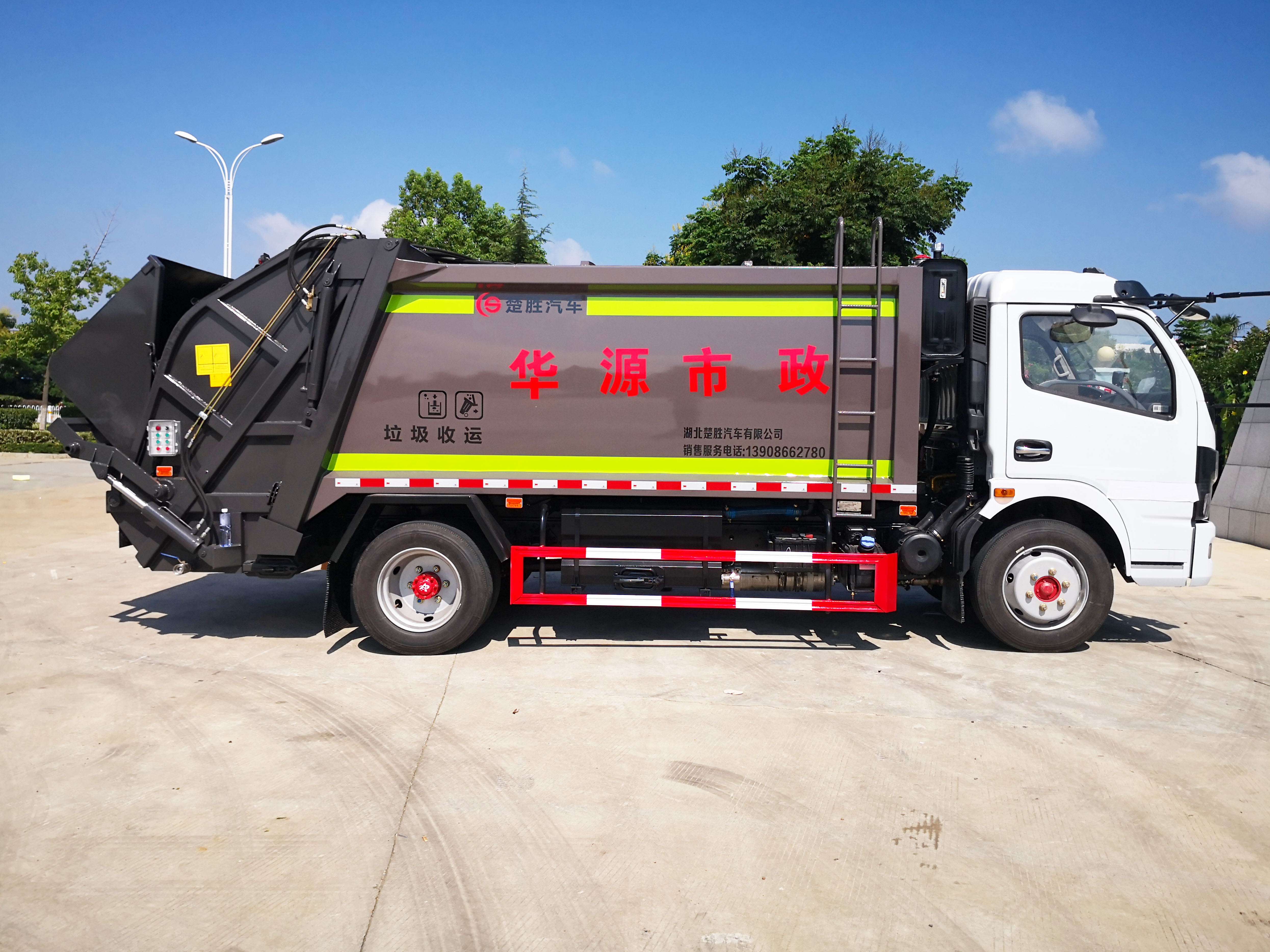 改進(jìn)9方壓縮式垃圾車(chē)