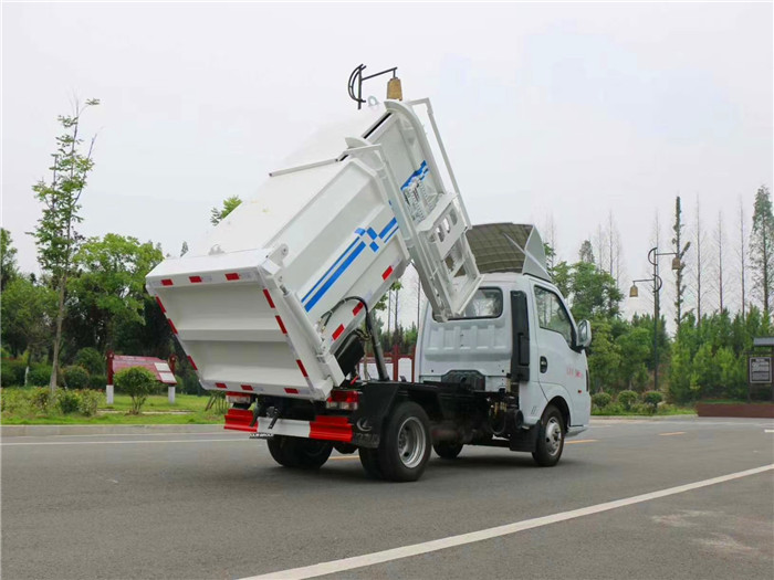 東風途逸4方自裝卸式垃圾車