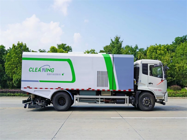 東風天錦道路污染清除車（深度保潔車）